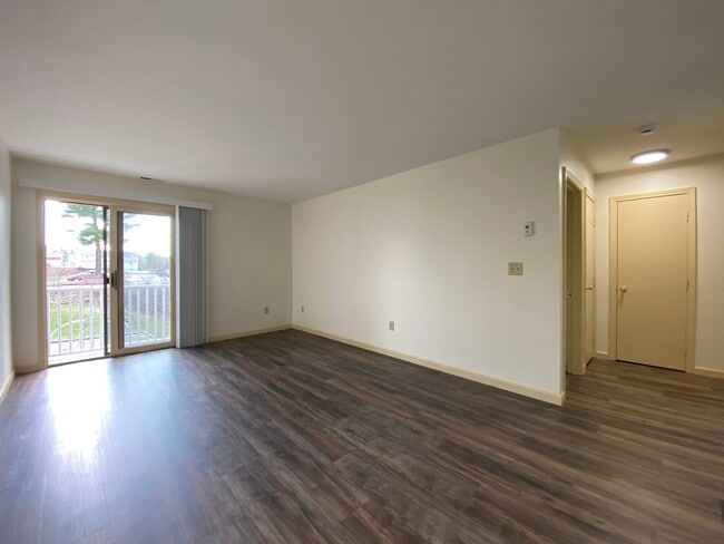 2 BR with balcony - The Landmark Apartments