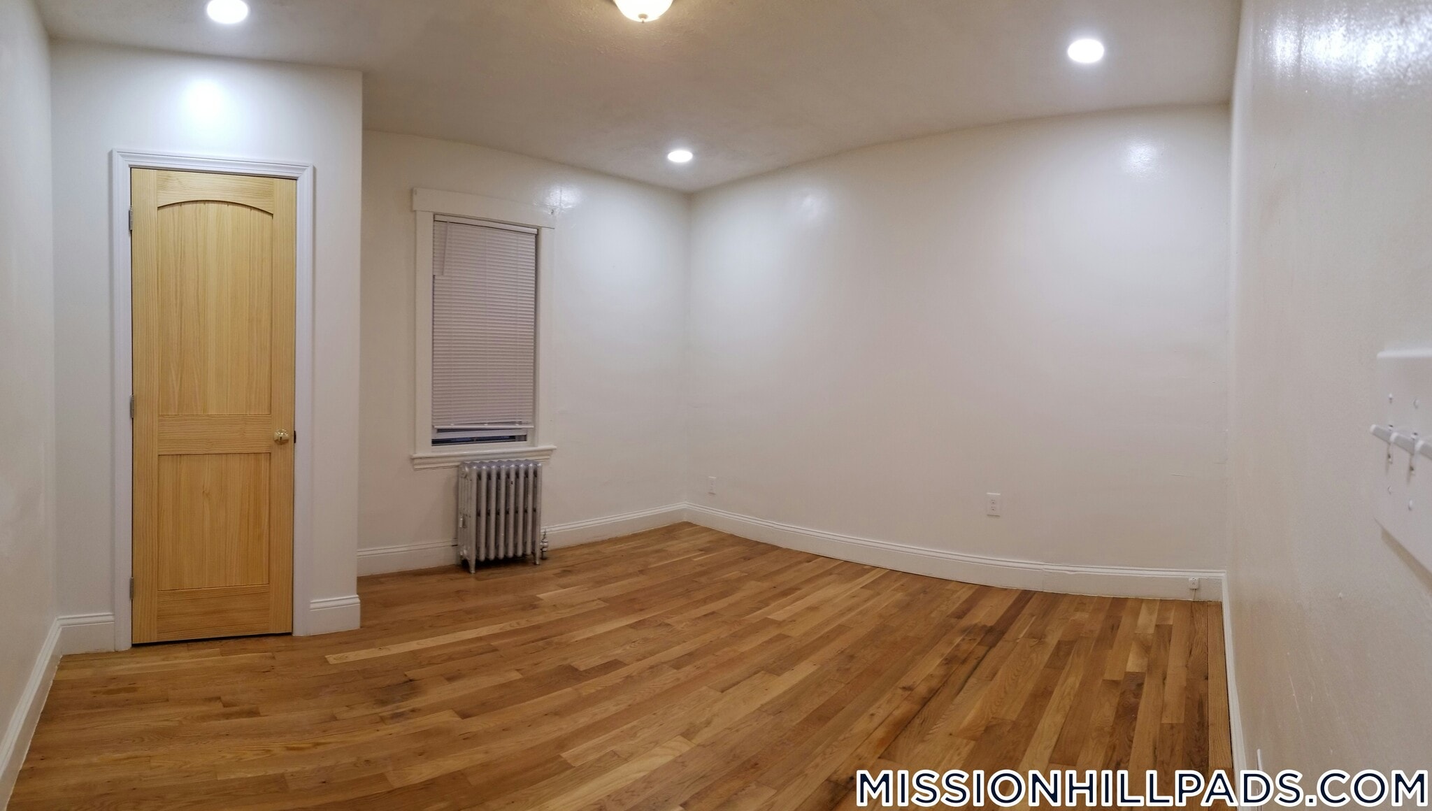 Building Photo - 14 Logan St