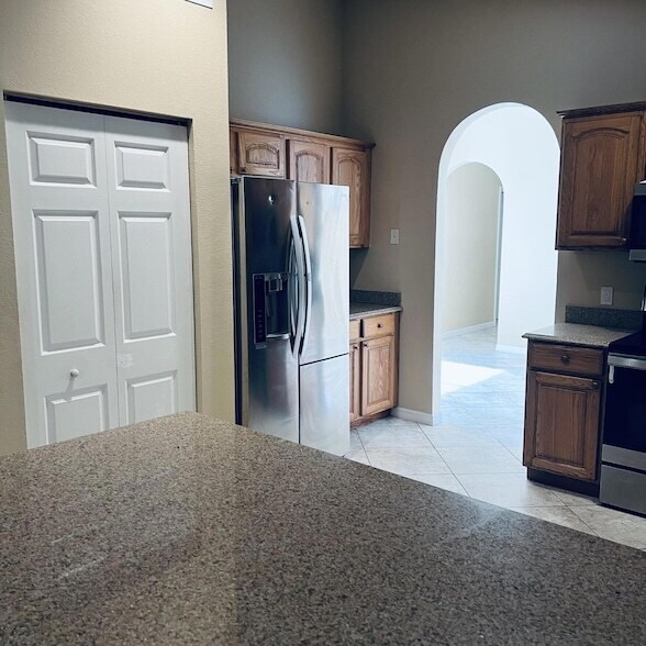 Building Photo - 3107 SE Card Terrace