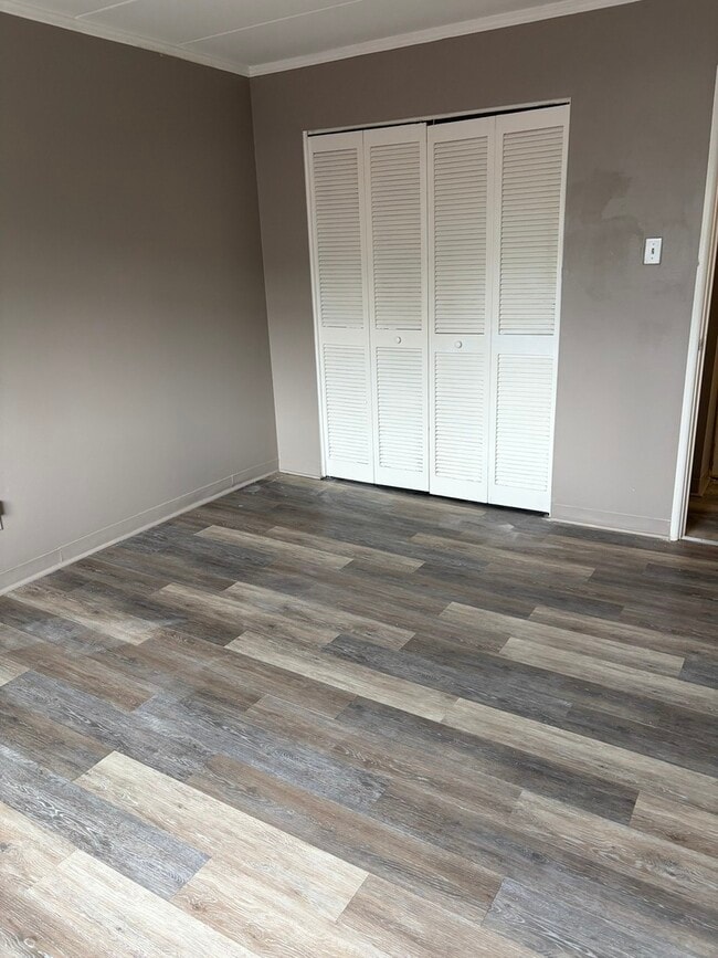 Building Photo - 9533 Mansfield Ave