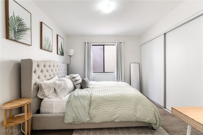 Building Photo - 2717 Lovington Dr