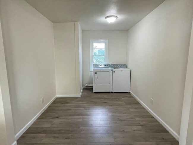 Building Photo - Newly renovated 2 + 2 in Mar Vista/Palms