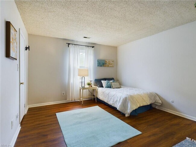 Building Photo - 3BD/2BA Ranch in Quiet Cul-de-sac Attached Garage!  Fully Fenced Large Backyard!