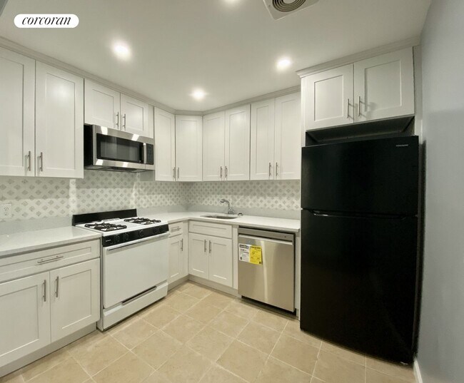 Building Photo - 120 George St