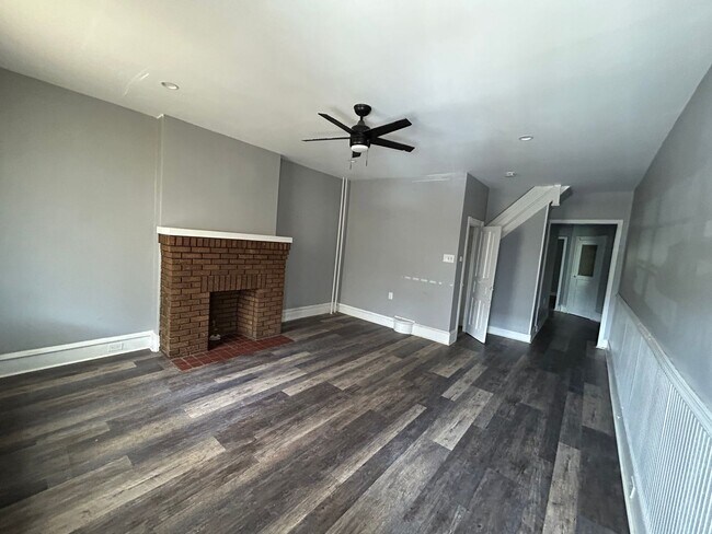Building Photo - 5527 Ridge Ave