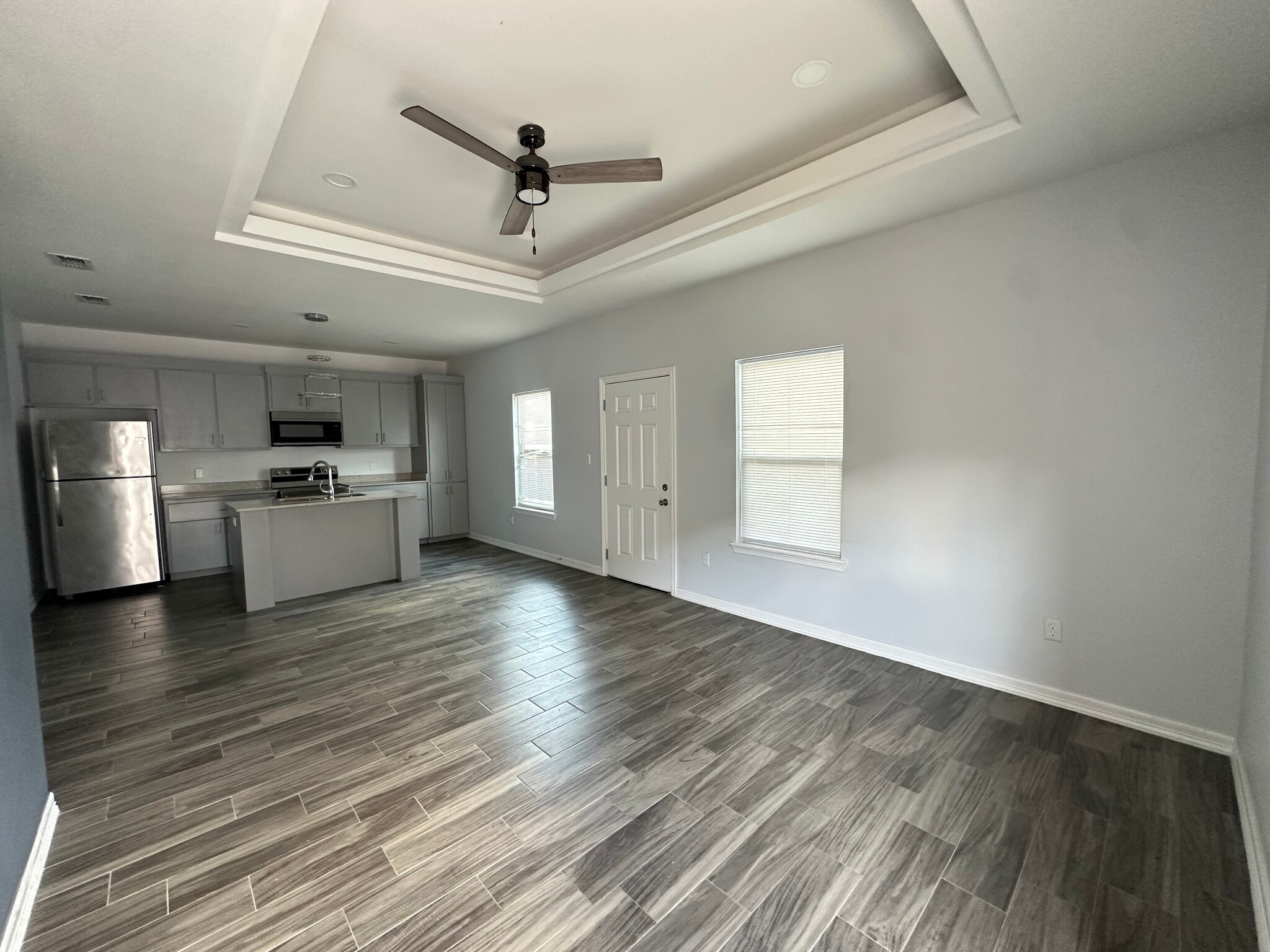 Building Photo - 3924 Las Vistas Ln