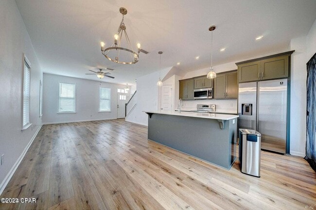 Building Photo - 430 Raven Ln