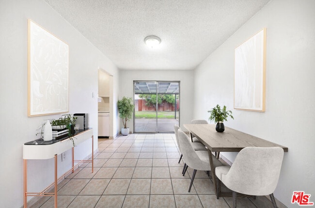 Building Photo - 1040 Iris St