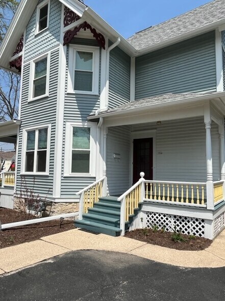 Building Photo - 304 Summit Ave