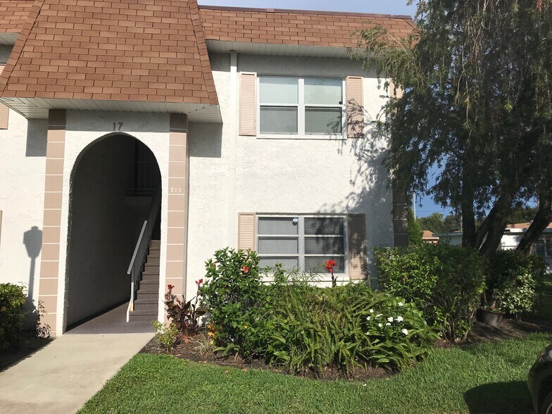 Building Photo - 213 S McMullen Booth Rd