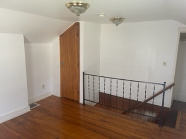 Building Photo - 599 S Court St