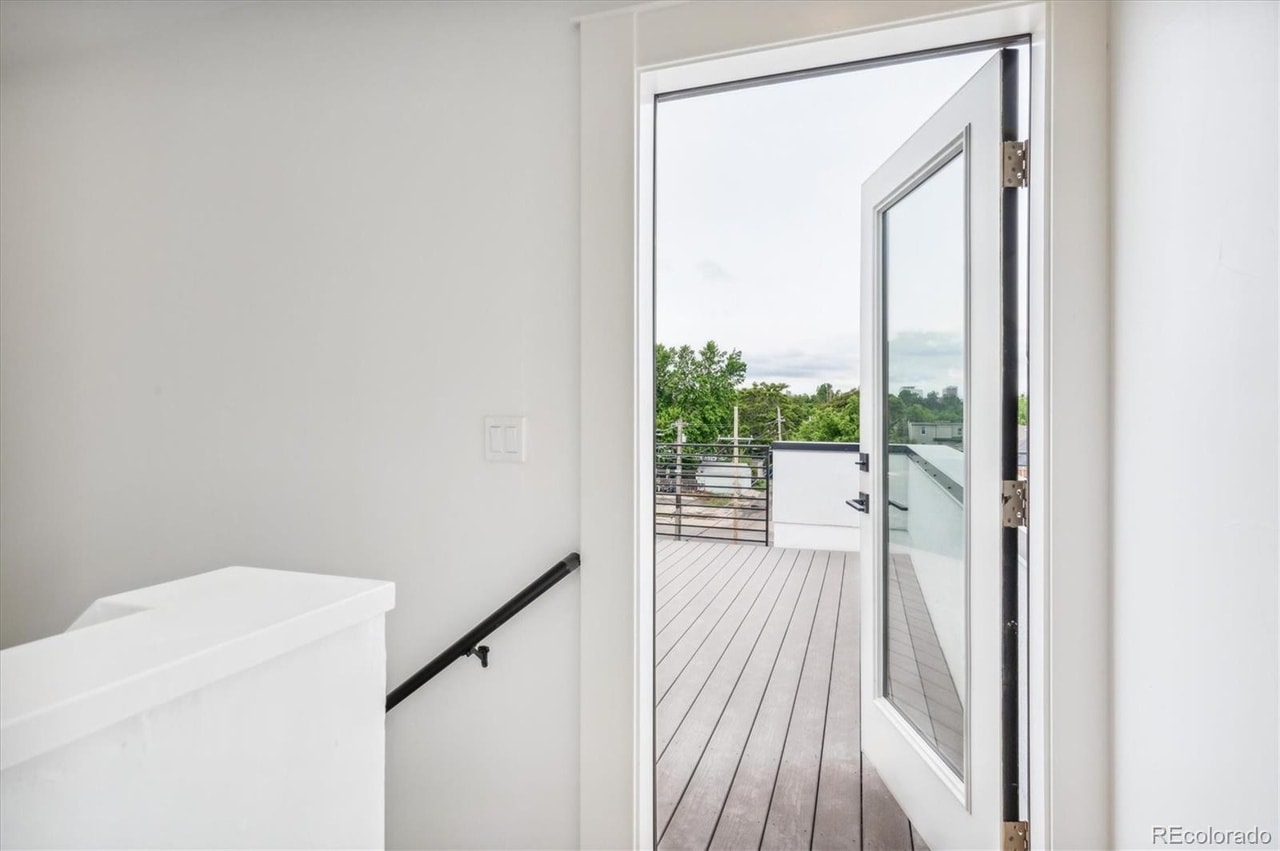 1st rooftop deck - 3126 N Gilpin St