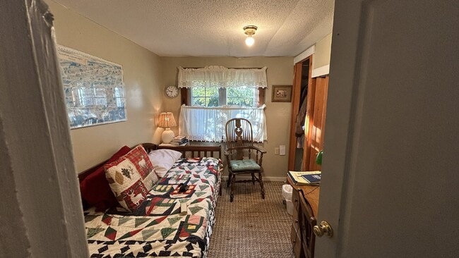 Building Photo - Single Family Home with Large Private Yard