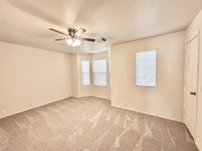 Building Photo - 29709 Valley Center Dr