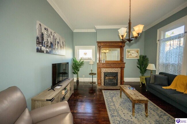 Building Photo - 208 N Mulberry St