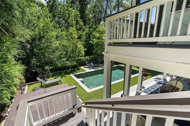 Building Photo - 663 Yorkshire Rd NE