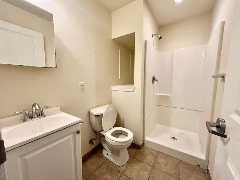 Building Photo - 1822 N 16th St