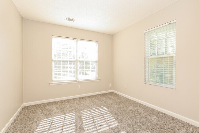 Building Photo - 3208 Sailmist Point