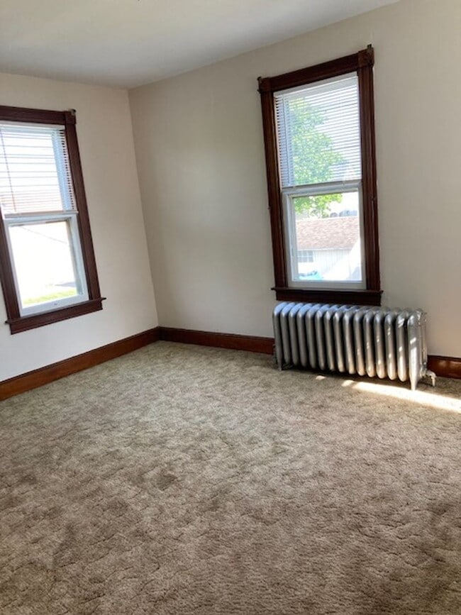 Building Photo - 2+ bedroom Semi detached home