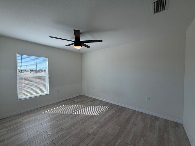 Building Photo - 1018 Vogiantzis Pkwy