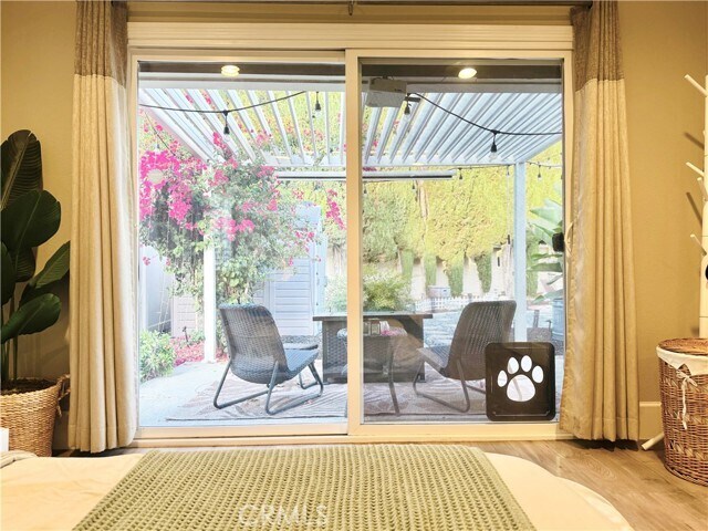 Building Photo - 750 Lincoln Ave