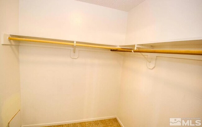 Building Photo - 510 Country Village Dr