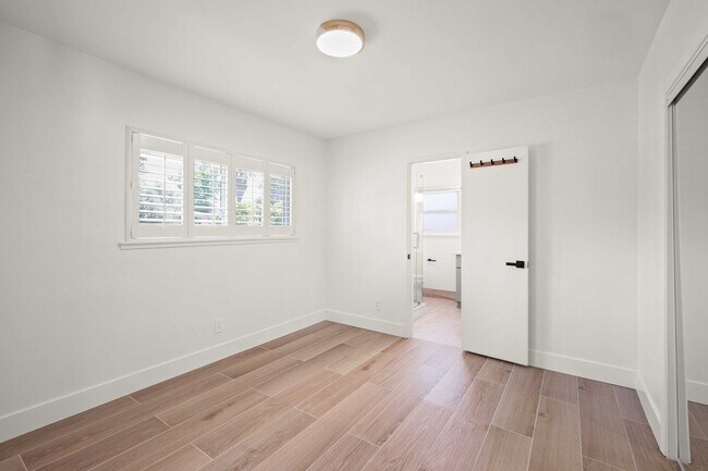 Building Photo - Stylishly Remodeled 4-Bedroom Home in Prim...