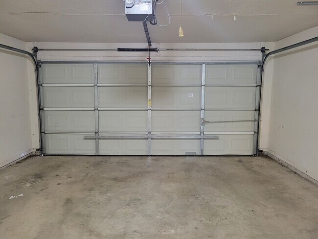 Building Photo - 4 BR 2 Bath Next to Harker Heights Communi...