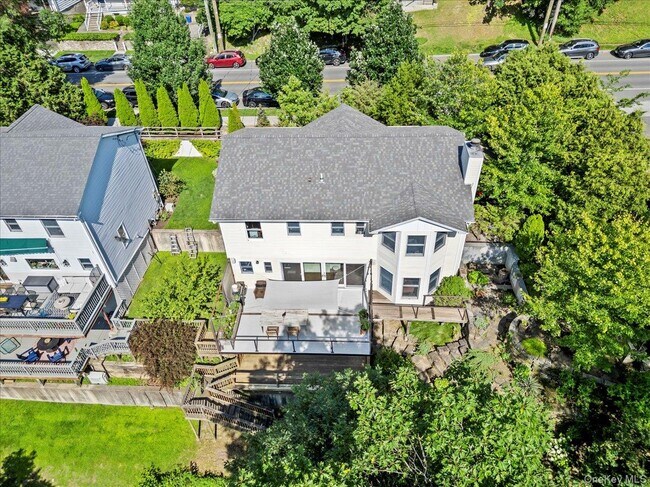 Building Photo - 349 Warburton Ave