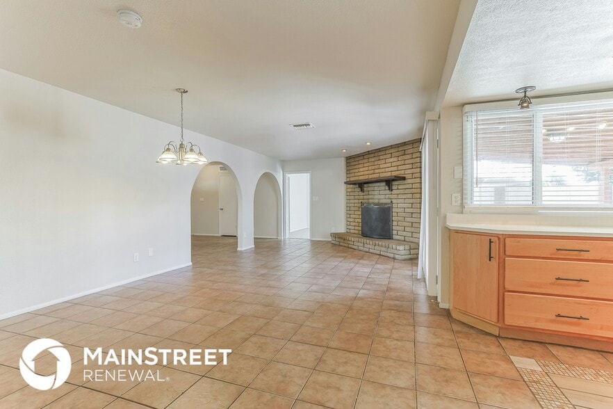 Building Photo - 2515 E Del Rio Dr