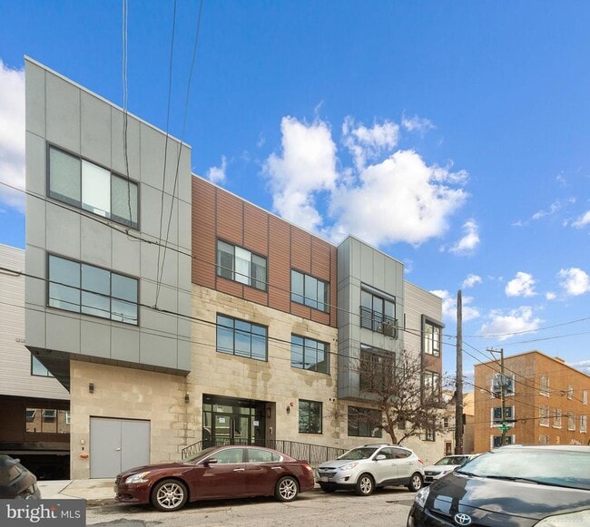 Building Photo - 1221 E Berks St
