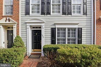 Building Photo - 308 S Fayette St