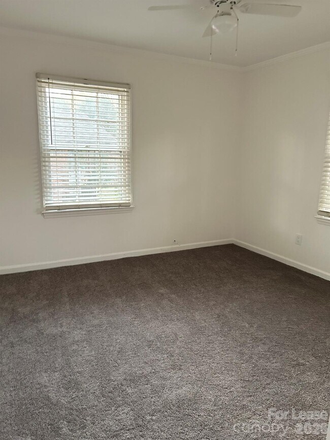 Building Photo - 815 W Mauney Ave