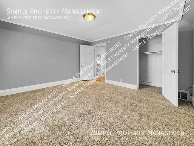 Building Photo - 1039 3rd St NW