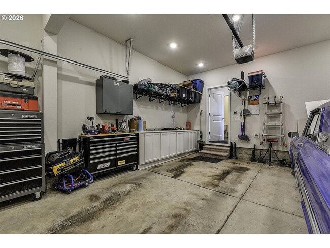 Building Photo - 898 N 18th Ave