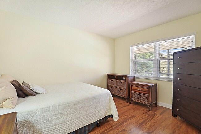 Building Photo - 11337 Little Bear Way