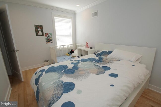 Building Photo - 703 S 17th St