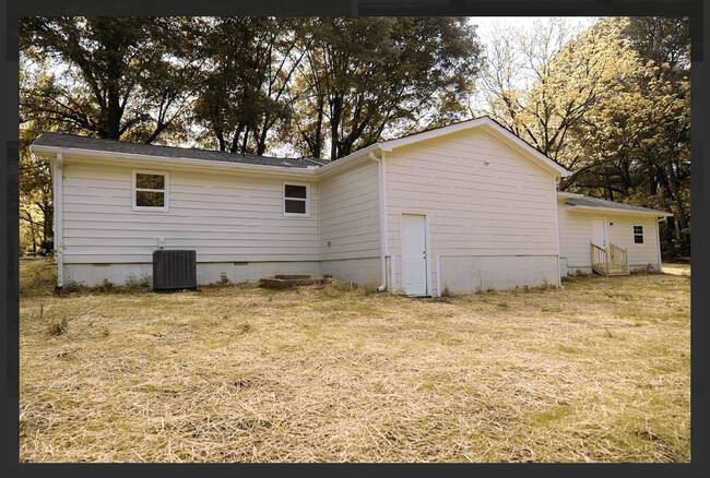 Building Photo - 206 Donald Alexander Rd