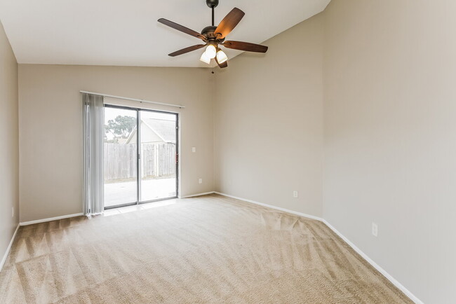 Building Photo - 11506 Smokethorn Dr