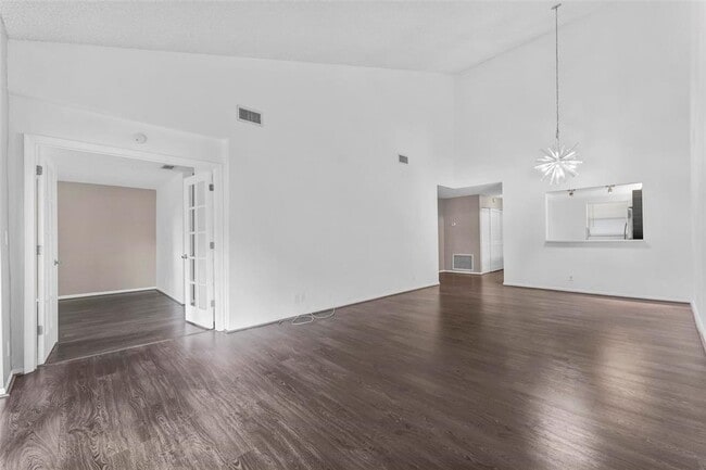 Building Photo - 8790 Holly Ct