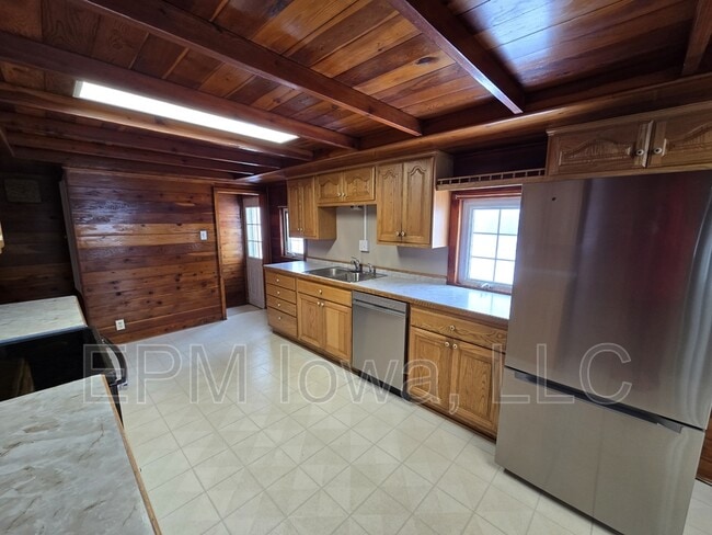 Building Photo - 304 N Nesbit Rd