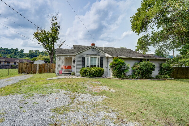 Building Photo - 2027 Katelyn Dr