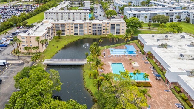 Building Photo - 505 E Dania Beach Blvd