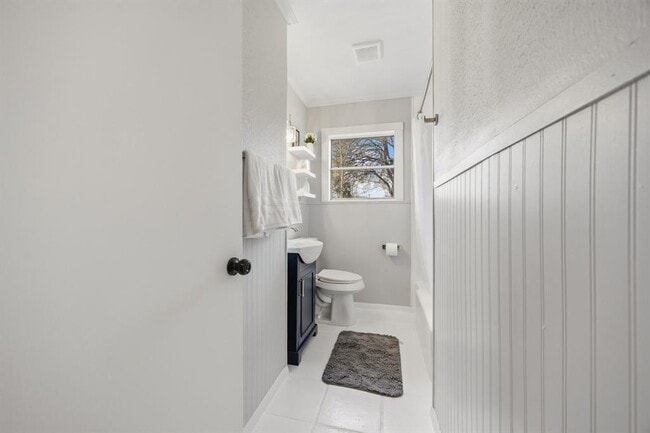 Building Photo - 1402 Kent St