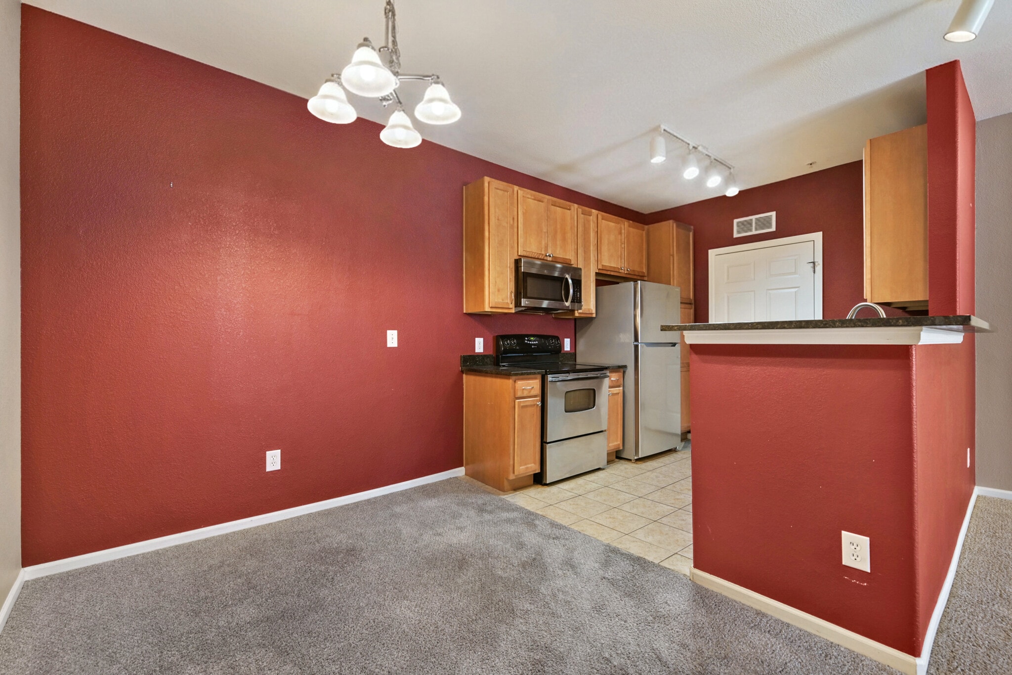 Building Photo - 3000 Blue Sky Cir