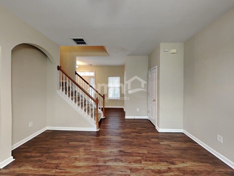 Building Photo - 11112 Heritage Green Dr