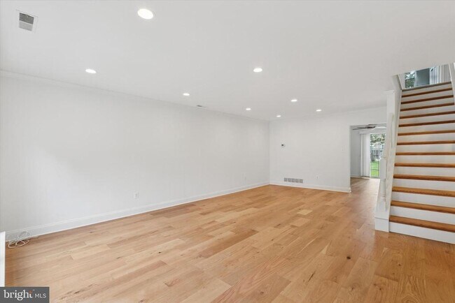 Building Photo - 235 Copper Beech Dr