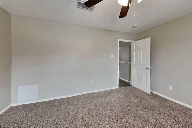 Building Photo - 21884 Whispering Forest Dr