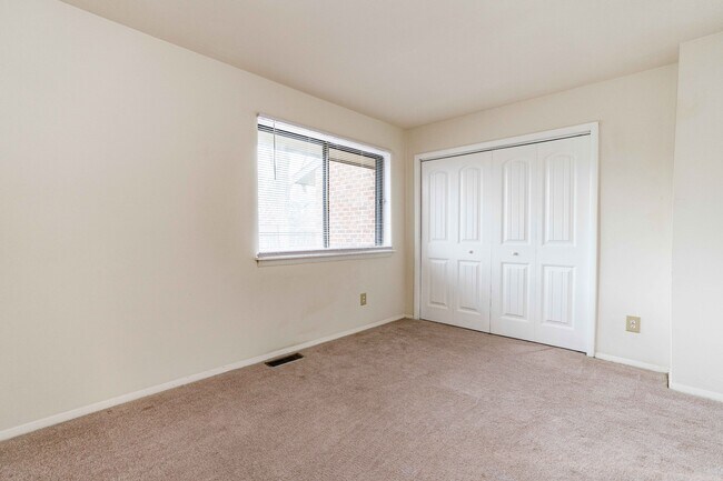 Building Photo - 1232 Teakwood Pl