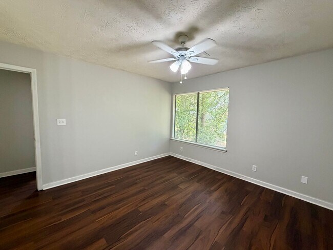 Building Photo - Welcome home!